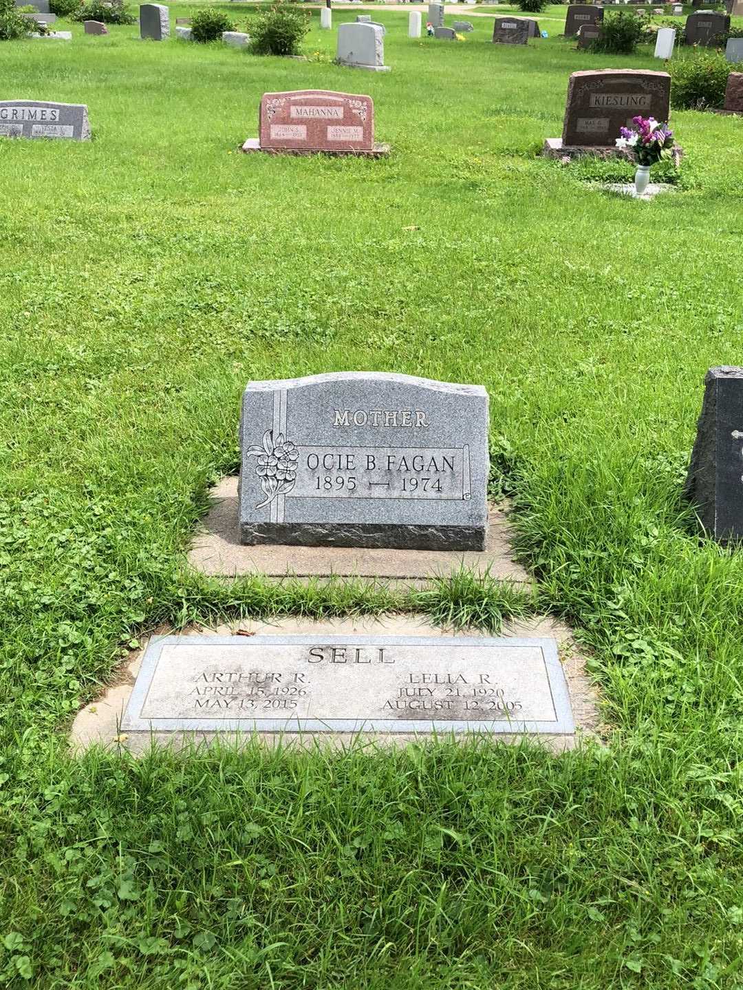 Lelia R. Sell's grave. Photo 2