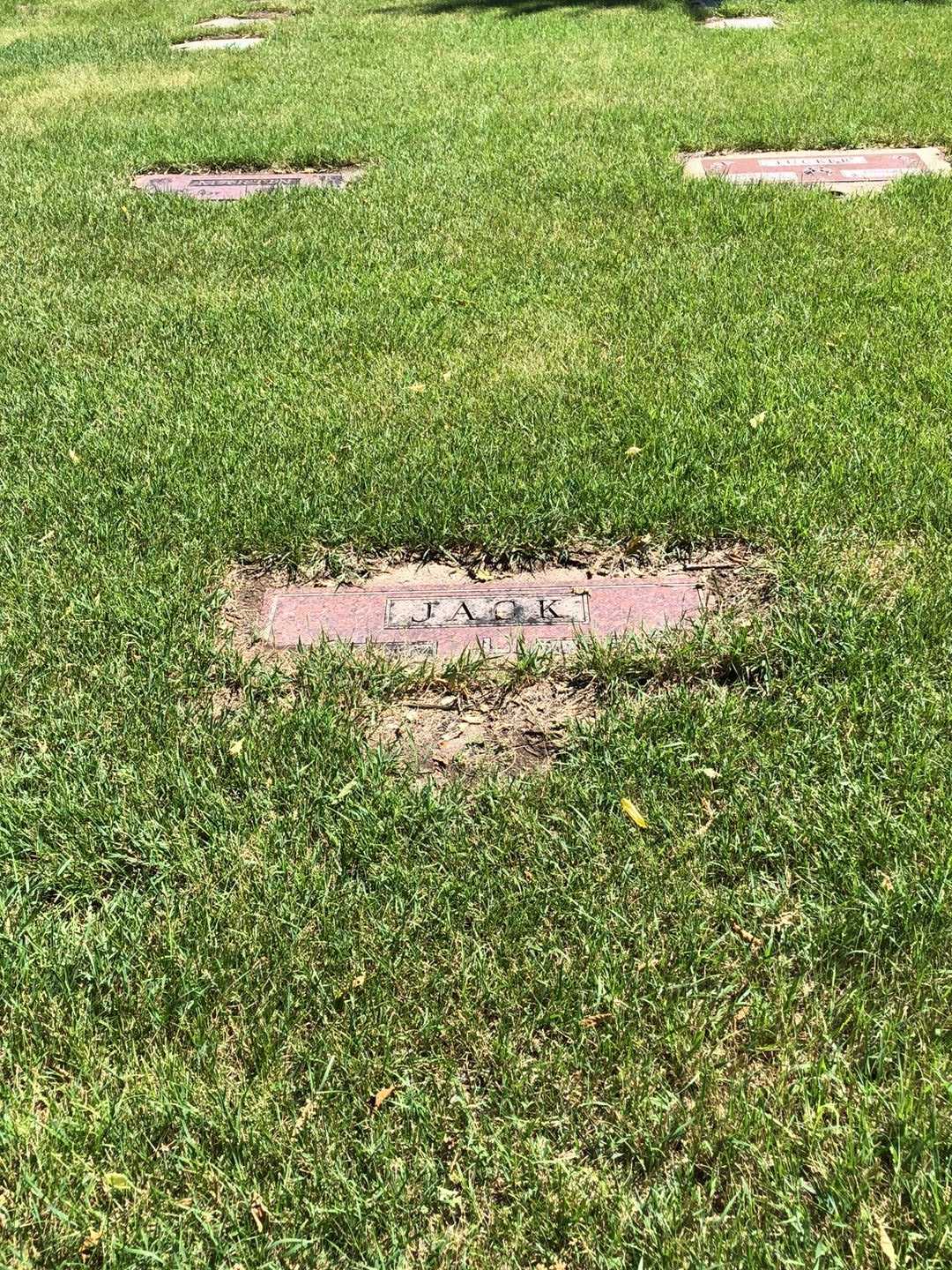 Robert Jack's grave. Photo 2