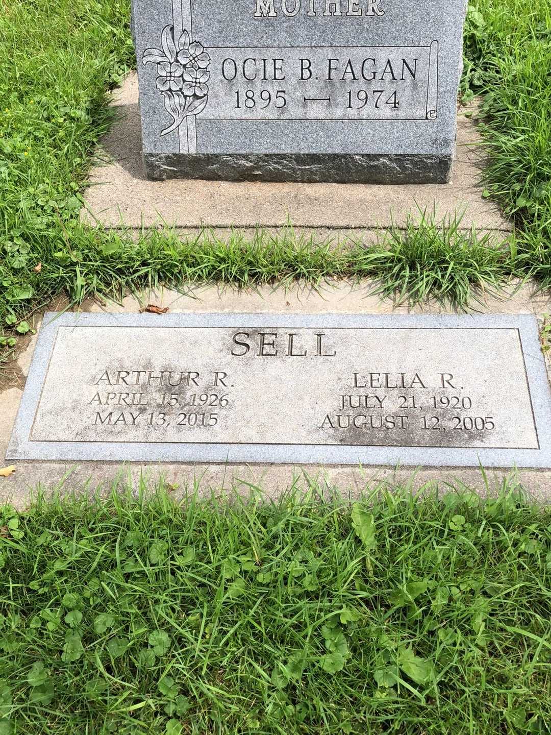 Lelia R. Sell's grave. Photo 4