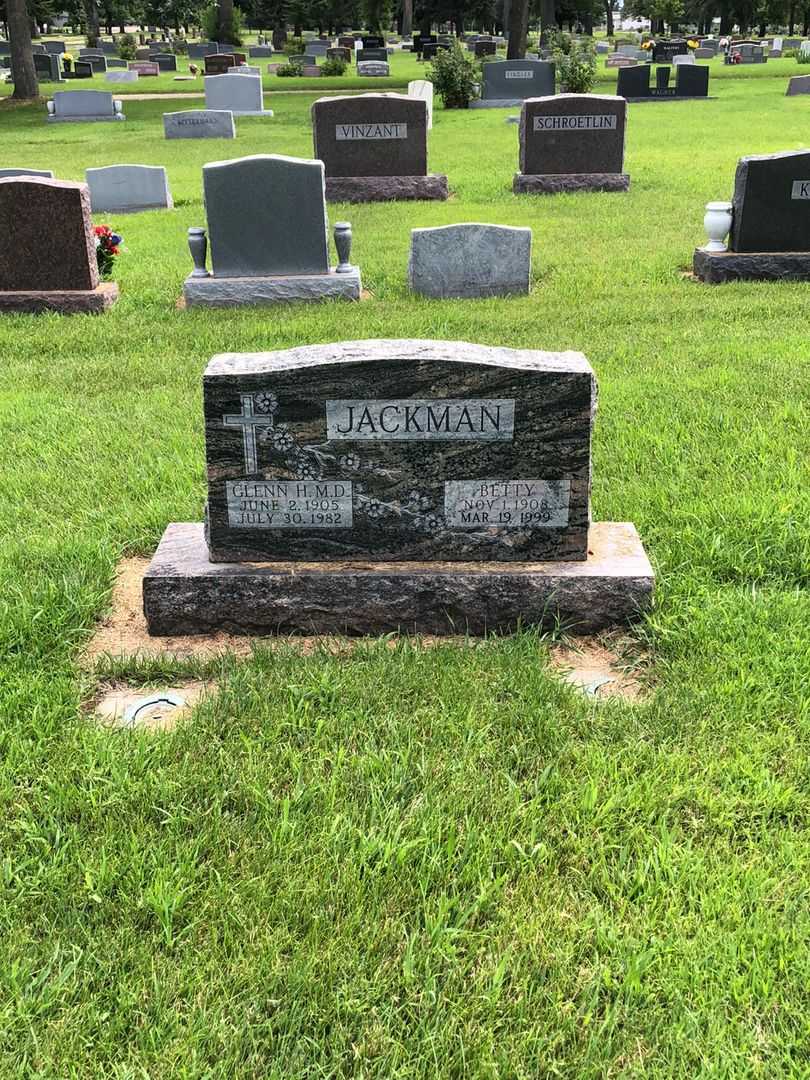 Glenn Harold Jackman M. D.'s grave. Photo 2