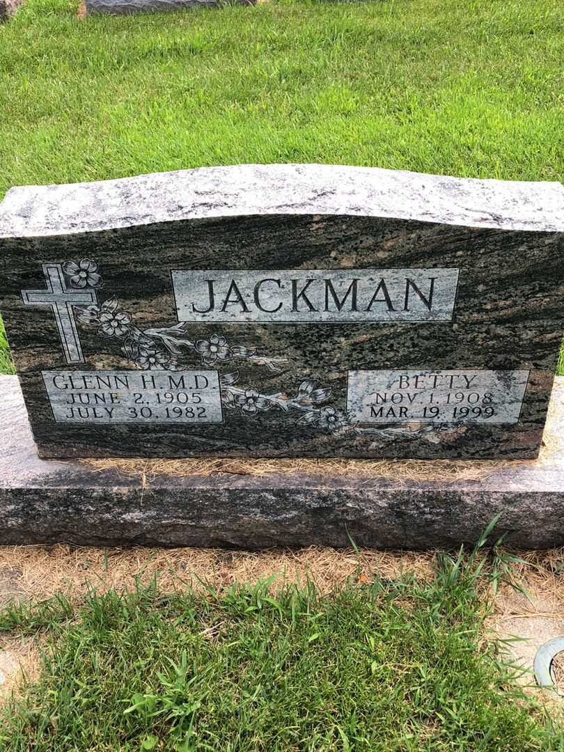 Glenn Harold Jackman M. D.'s grave. Photo 1