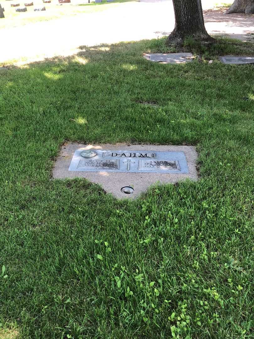 Reverend Edward Henry Dahm's grave. Photo 2