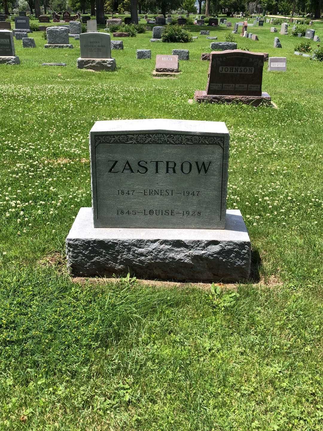 Ernest Robert Zastrow's grave. Photo 2