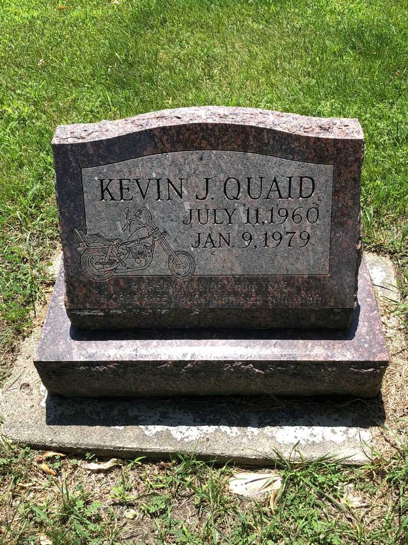 Kevin John Quaid's grave. Photo 1