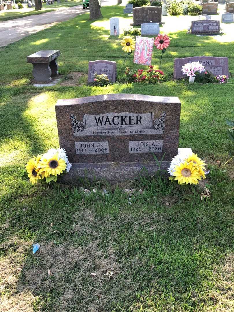 John Wacker Junior's grave. Photo 2