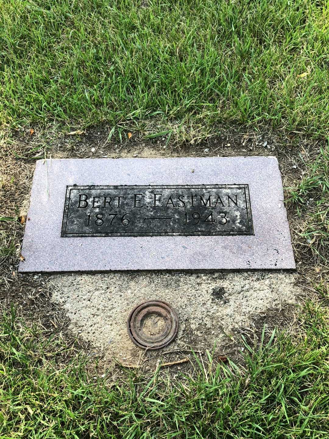 Bert E. Eastman's grave. Photo 1