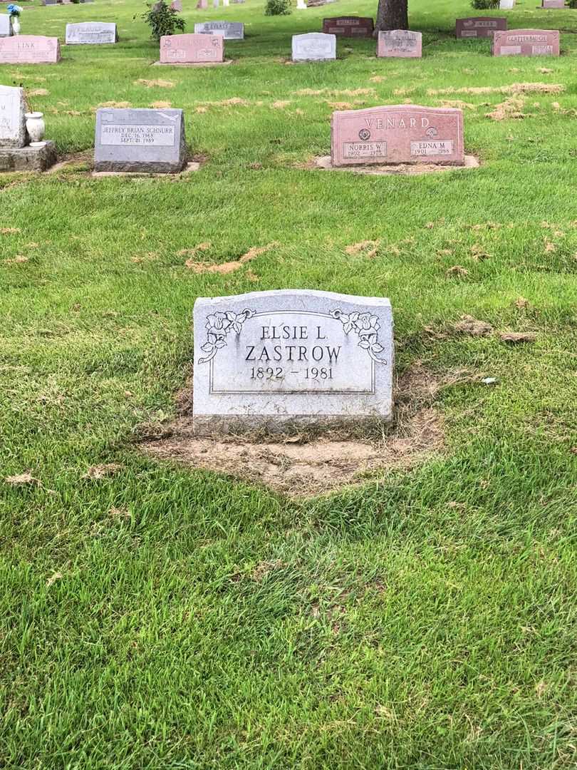 Elsie L. Zastrow's grave. Photo 2