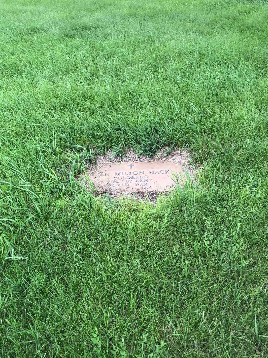 Ivan Milton Hack's grave. Photo 2