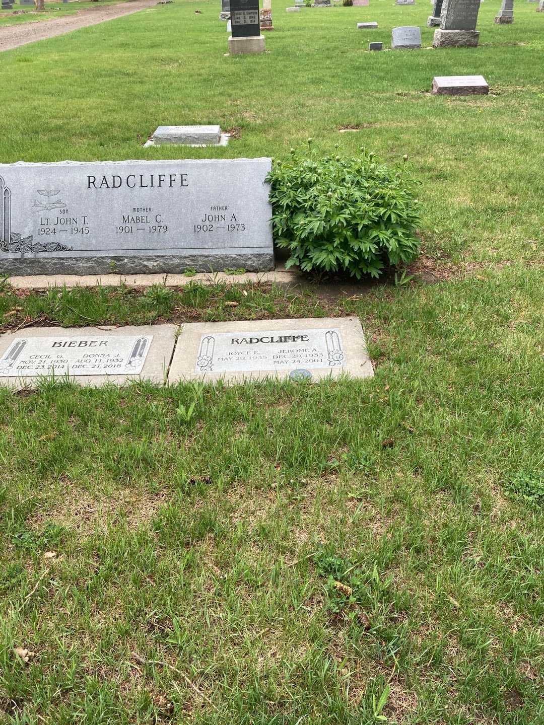 Jerome A. Radcliffe's grave. Photo 2