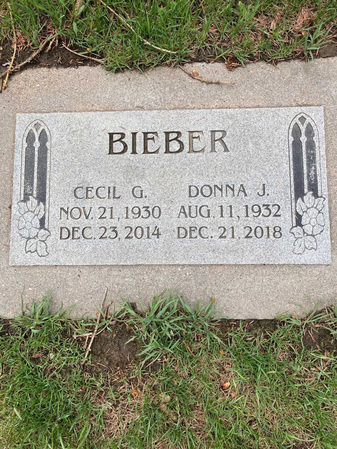 Cecil G. Bieber's grave. Photo 1