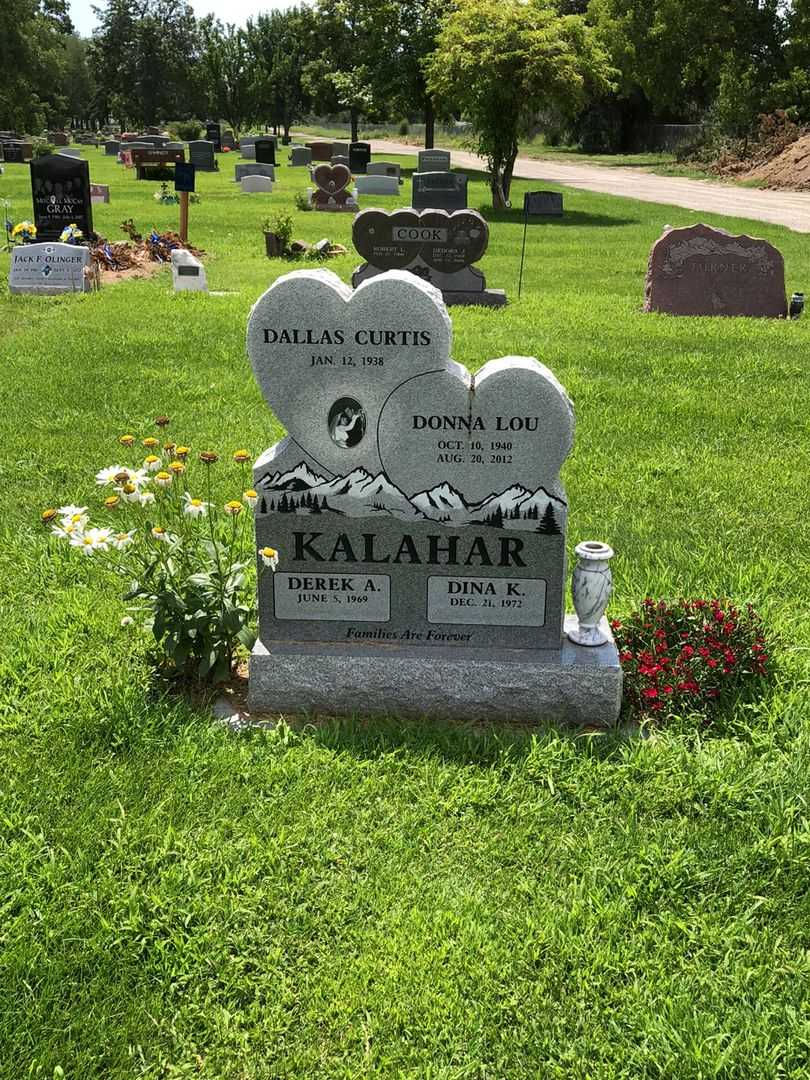 Donna Lou Kalahar's grave. Photo 2