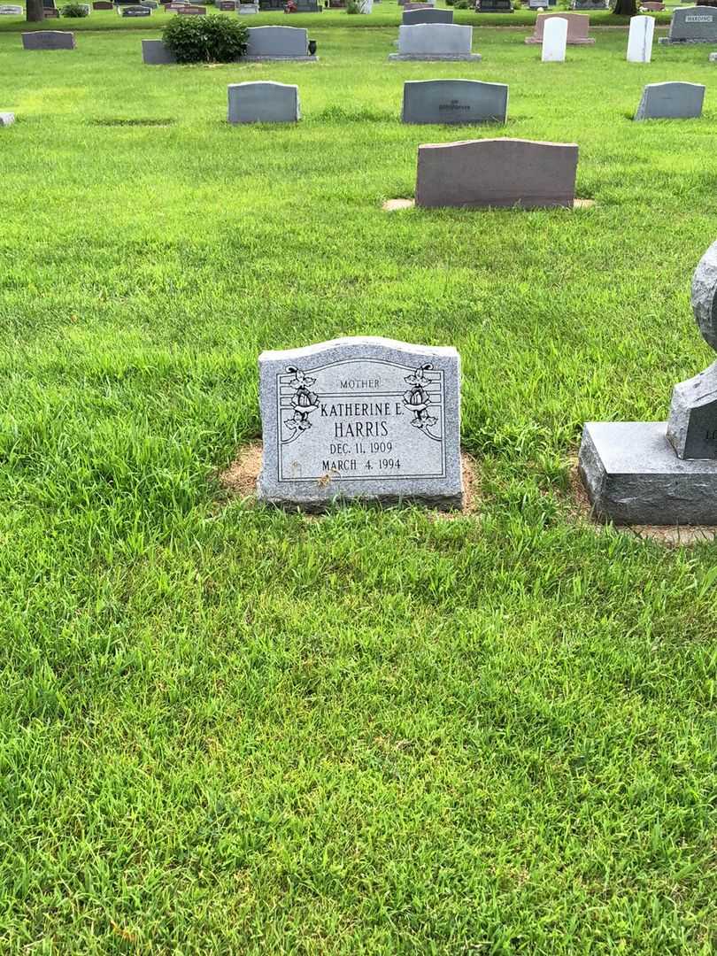 Katherine Ethel Cady-Harris's grave. Photo 2