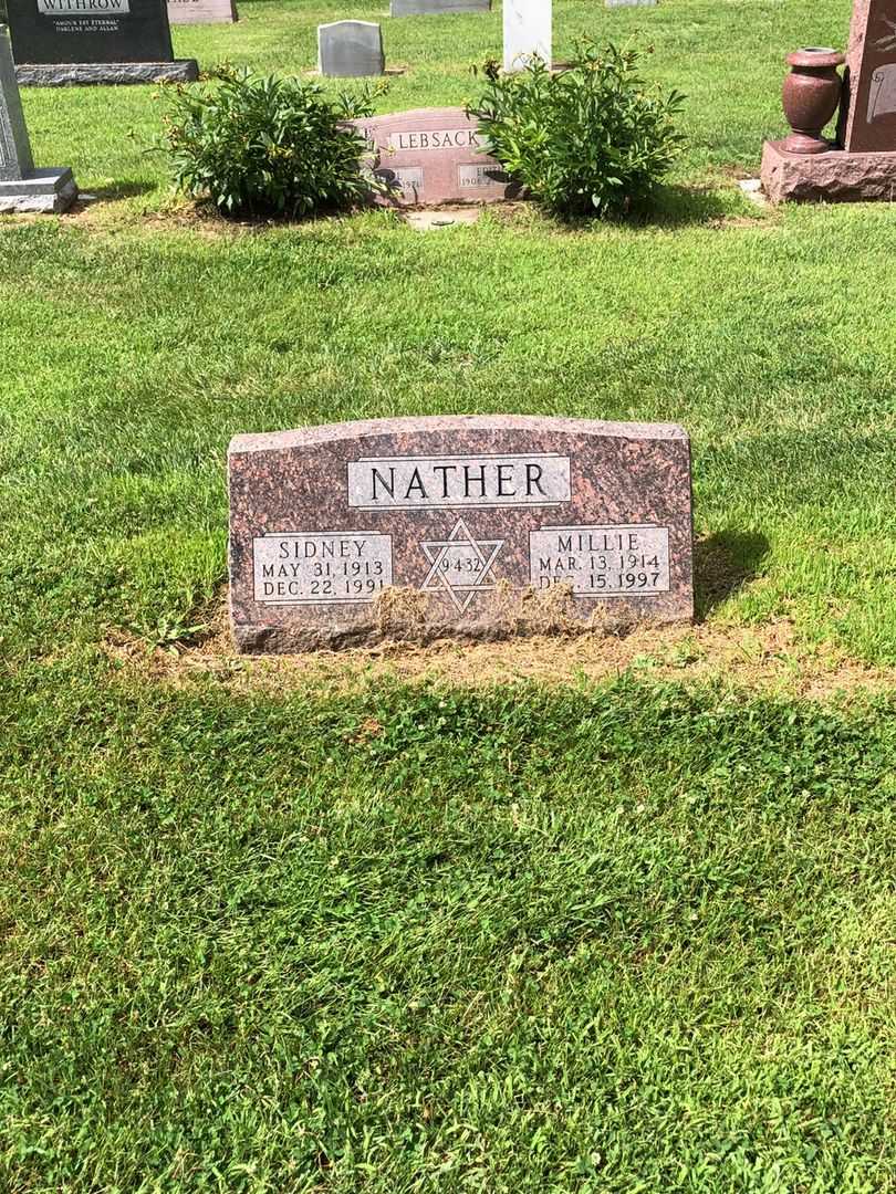 Millie B. Nather's grave. Photo 2