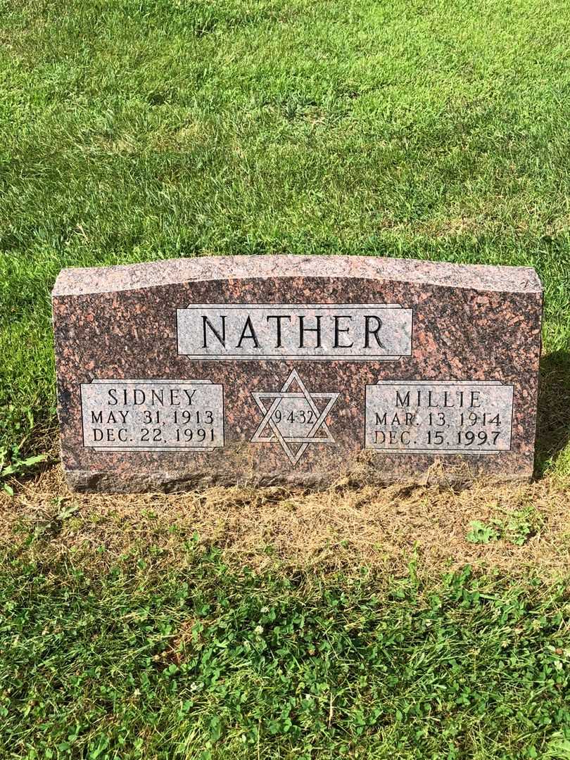 Millie B. Nather's grave. Photo 1