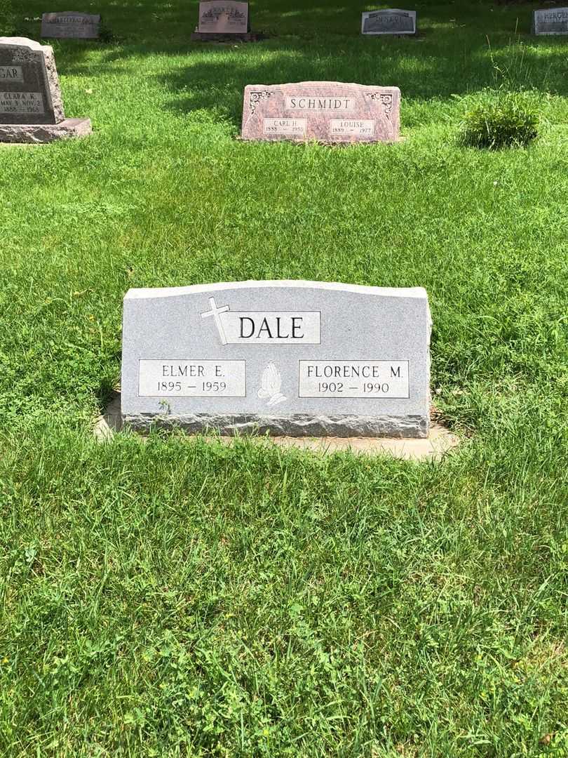 Elmer E. Dale's grave. Photo 2