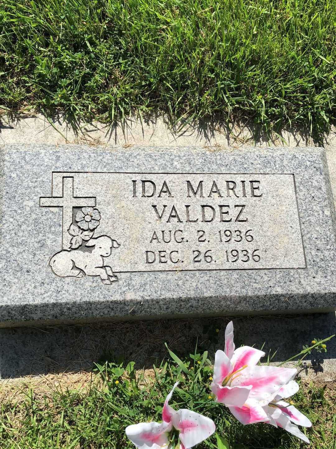 Ida Marie Valdez's grave. Photo 1