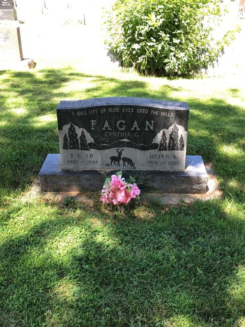 Faye Edwin "Ed" Fagan Junior's grave. Photo 2