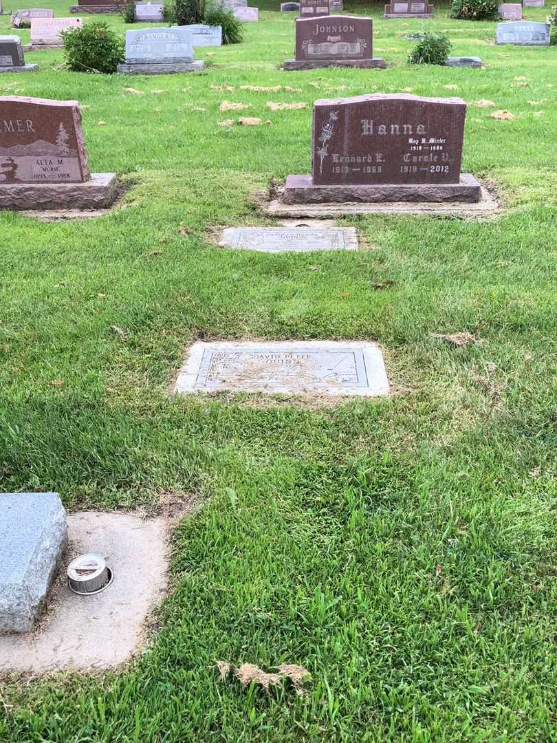 Leonard E. Hanna's grave. Photo 3