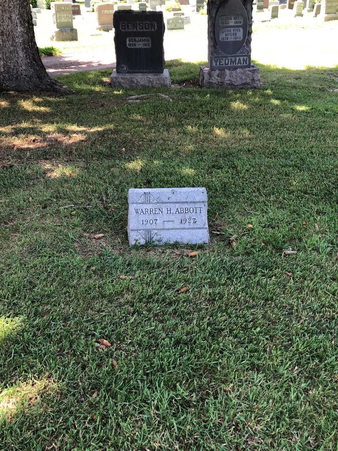 Warren H. Abbott's grave. Photo 2