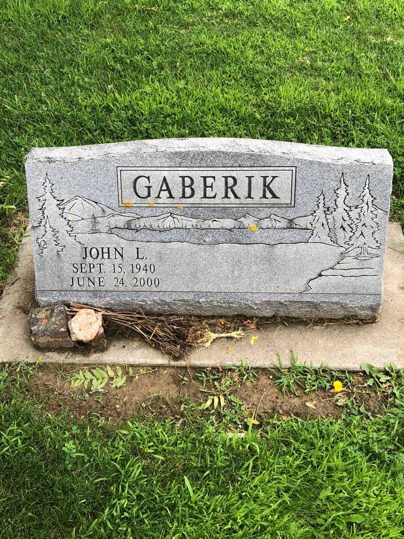 John L. Gaberik's grave. Photo 1