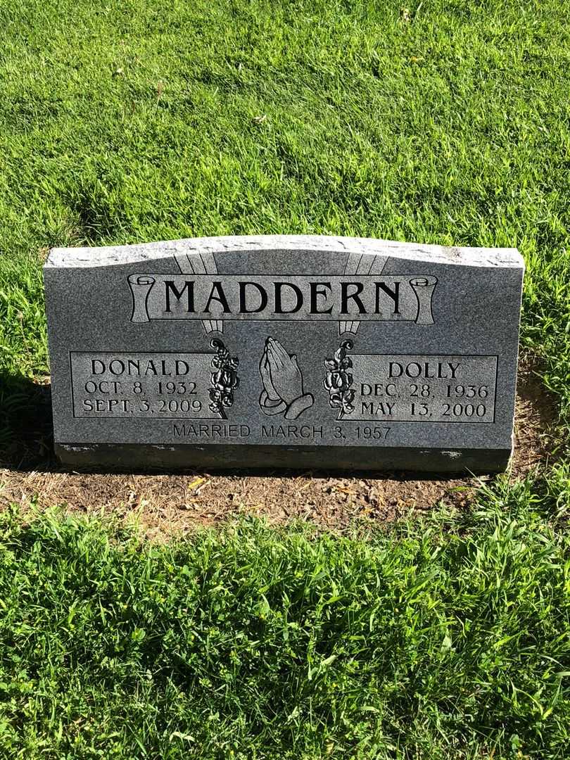 Donald E. Maddern's grave. Photo 1