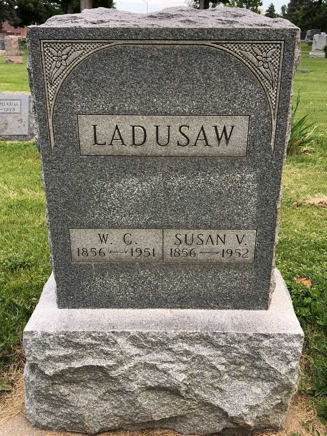 W. C. Ladusaw's grave. Photo 3