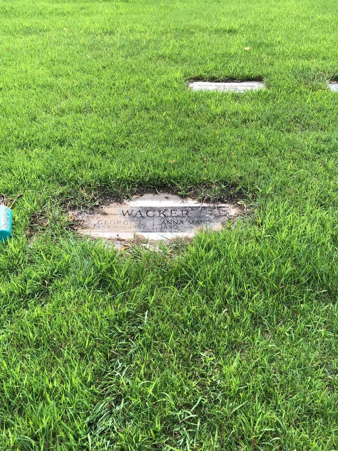 George L. Wacker's grave. Photo 2