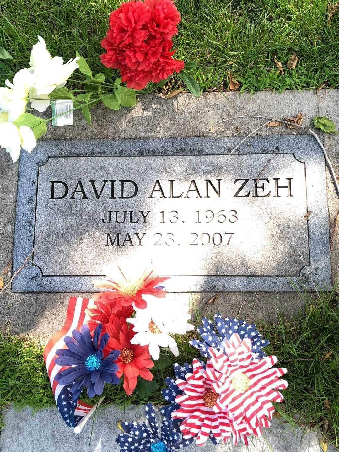 Reuben Zeh's grave. Photo 1