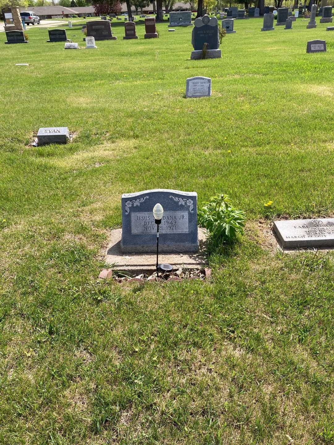 Jesus Saldana Junior's grave. Photo 2