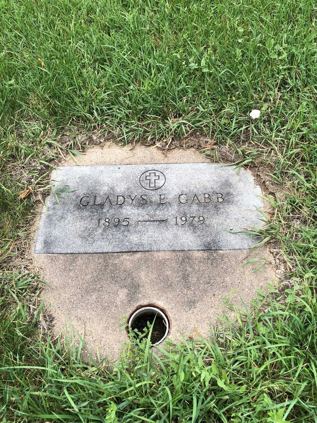 Gladys E. Gabb's grave. Photo 1