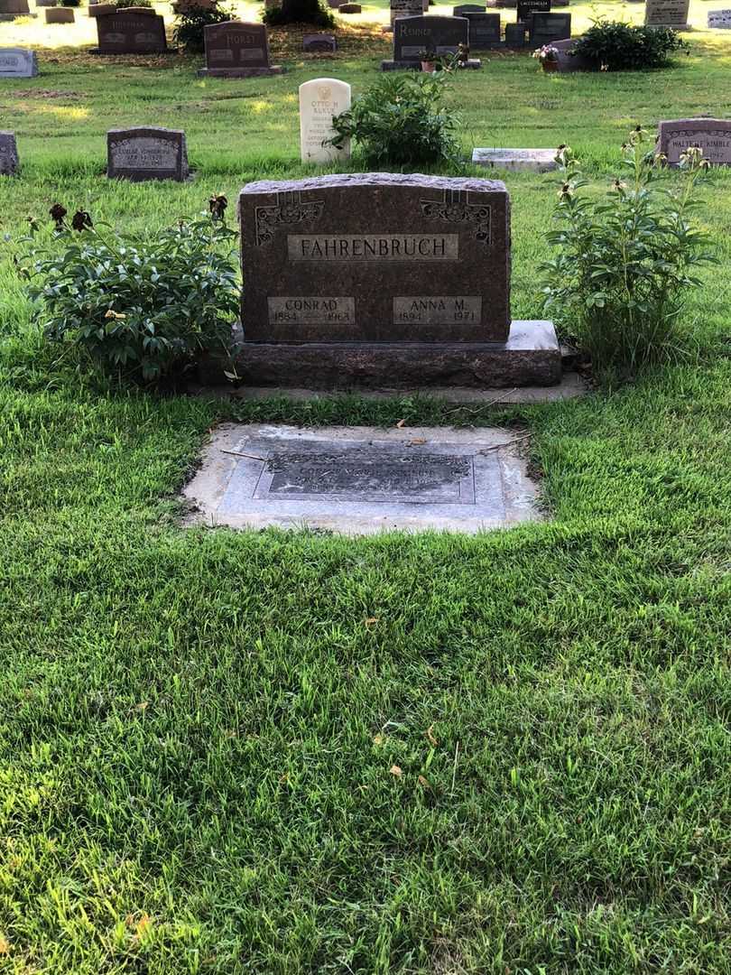 Corine Marie McKillip's grave. Photo 4