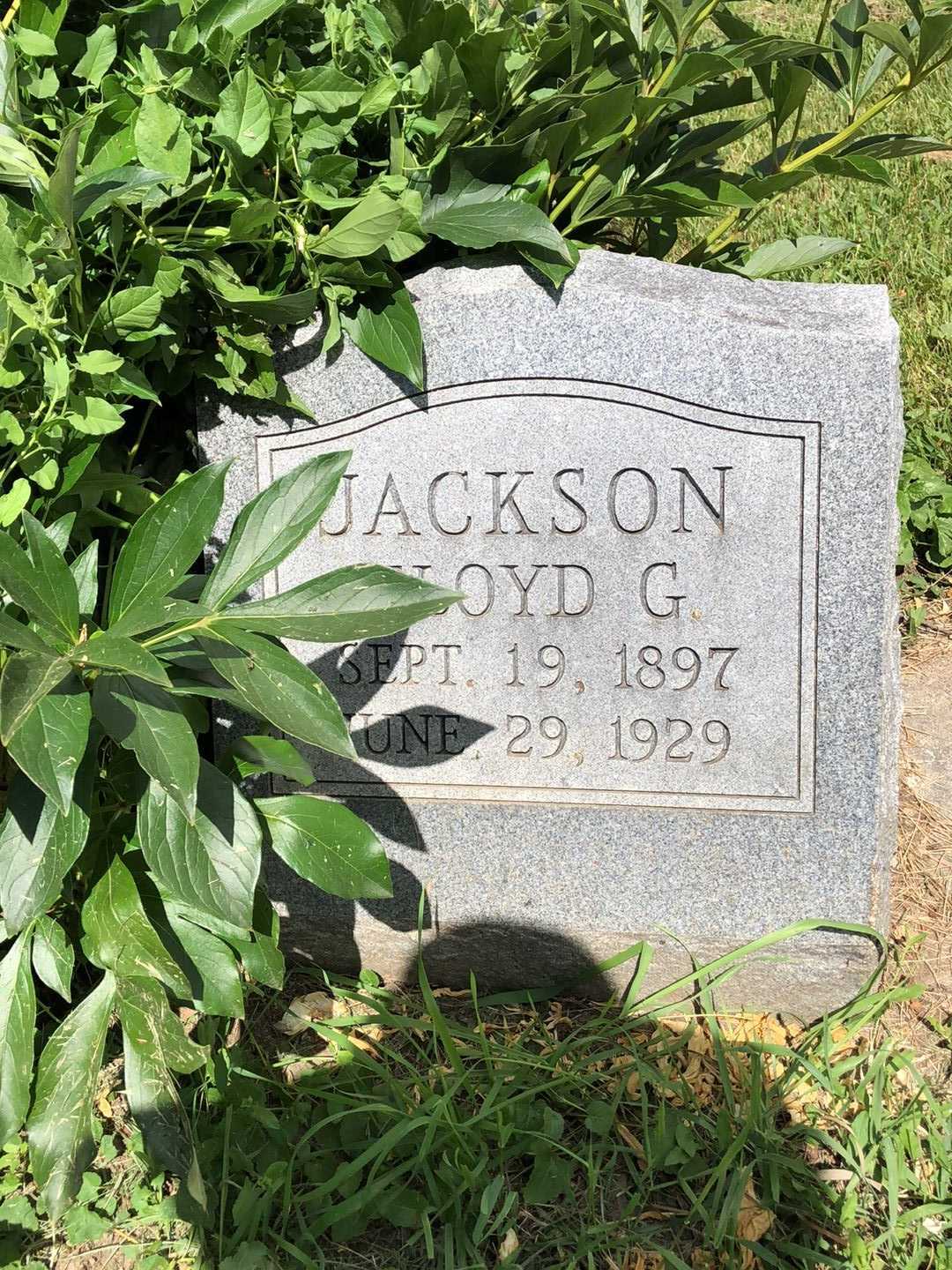 Floyd G. Jackson's grave. Photo 1