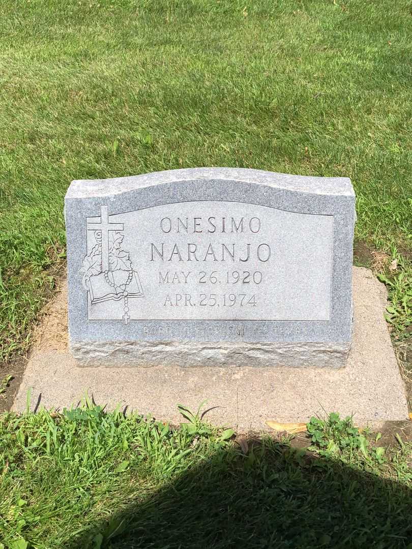 Onesimo Naranjo's grave. Photo 1