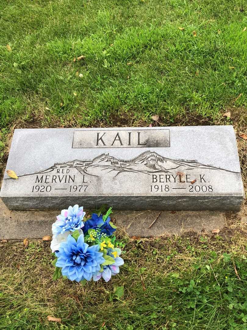 Beryle K. Kail's grave. Photo 1