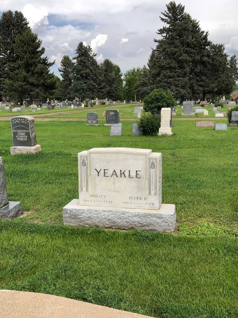 Ellen D. Yeakle's grave. Photo 2