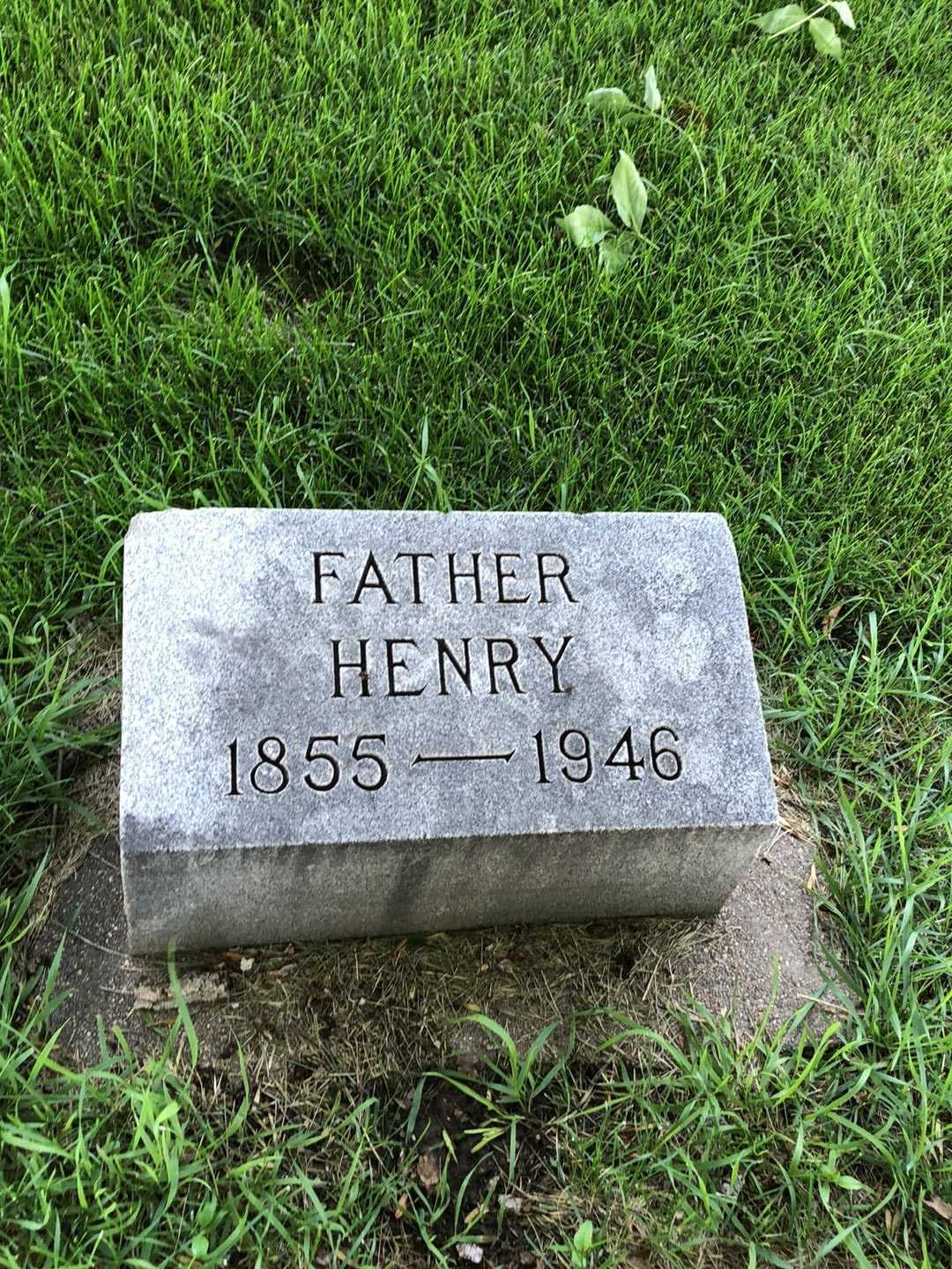 Henry Uhrich's grave. Photo 3