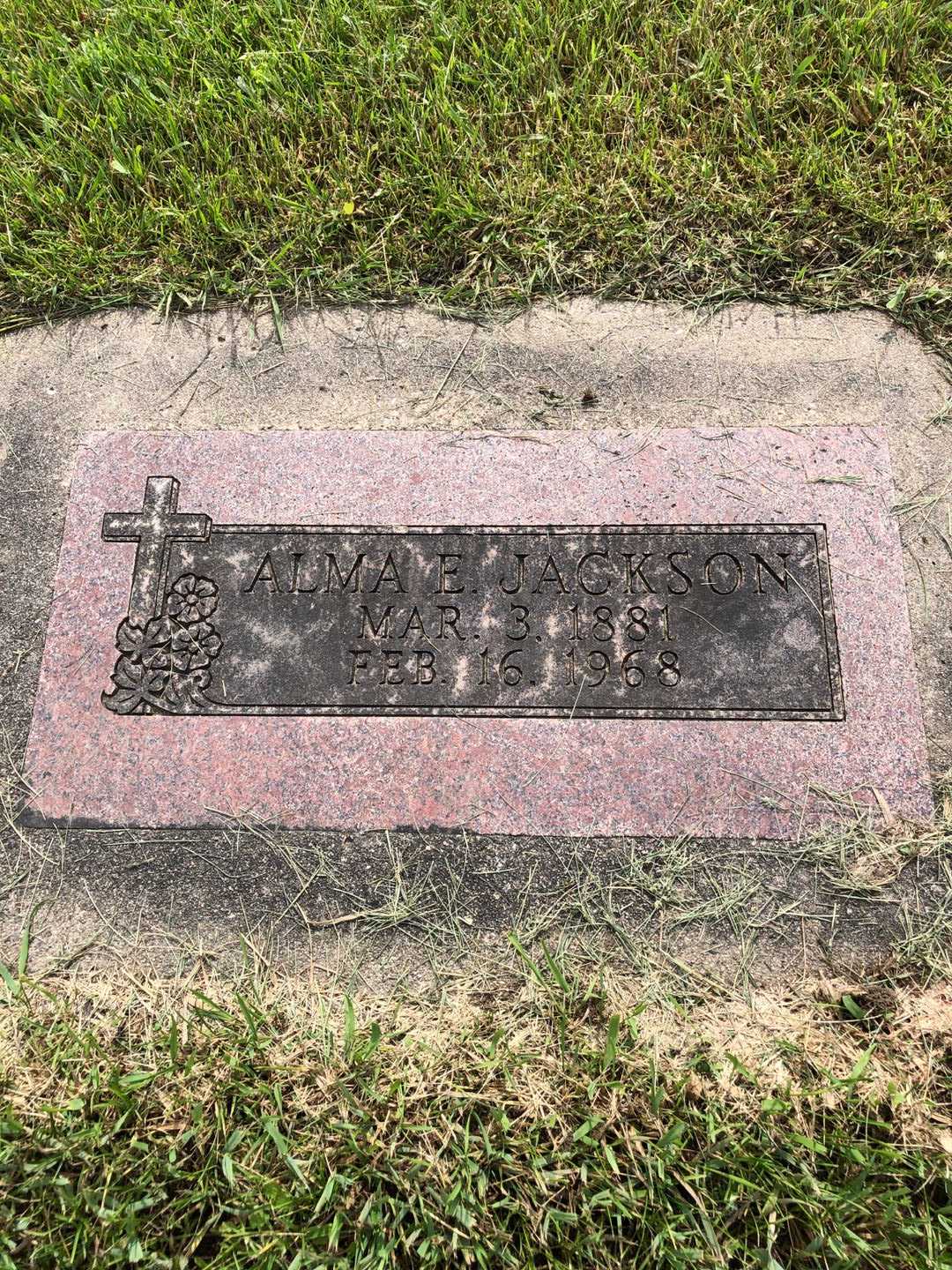 Alma E. Jackson's grave. Photo 1