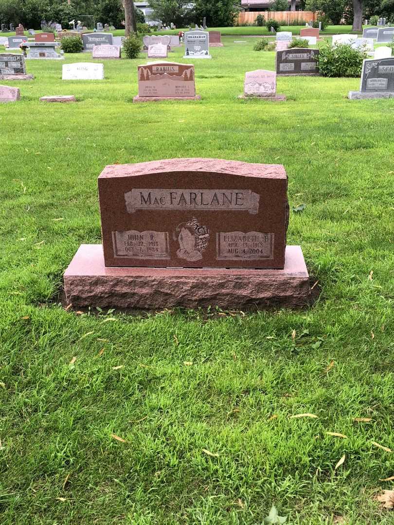 Elizabeth Francis MacFarlane's grave. Photo 2