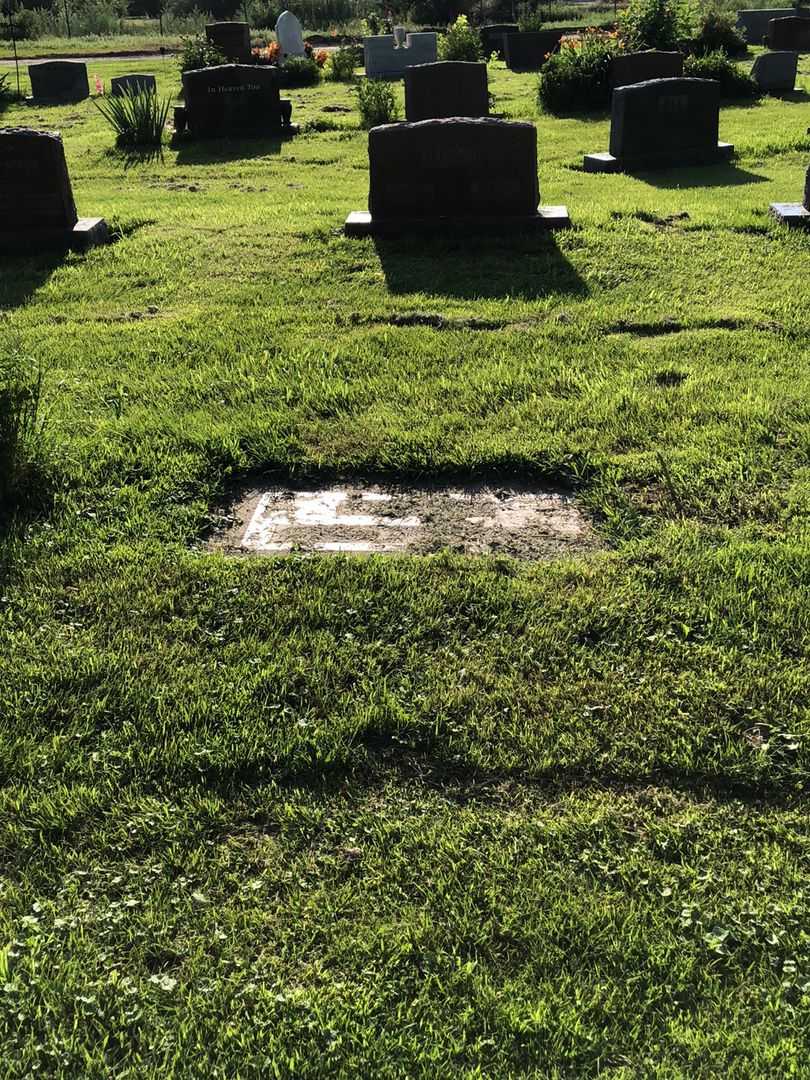 Joseph Leo Kratovil's grave. Photo 2