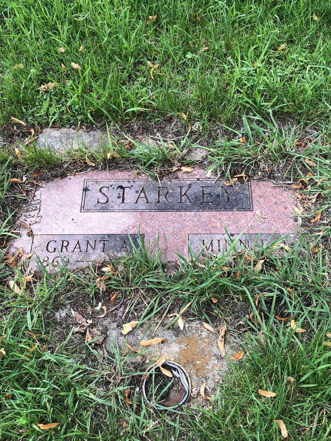 Grant A. Starkey's grave. Photo 3